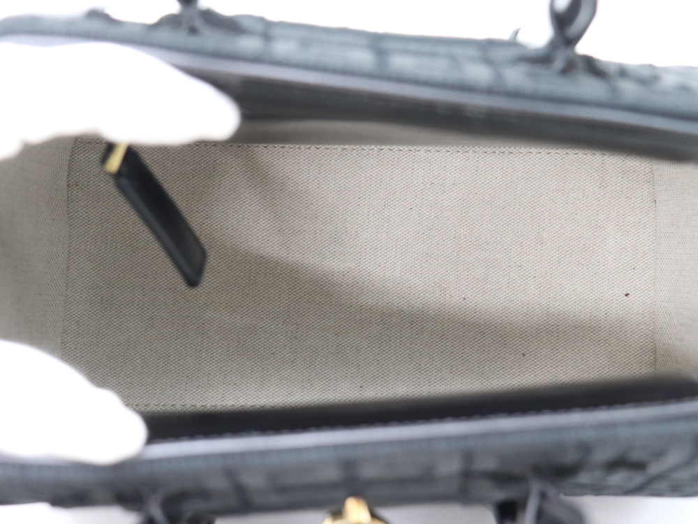 傷のあるジバンシーアンティゴナバッグ内側