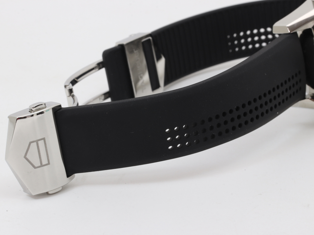 美品のタグホイヤーカレラCV201AKベルト