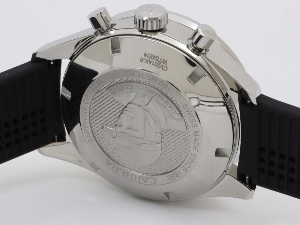 美品のタグホイヤーカレラCV201AK裏蓋