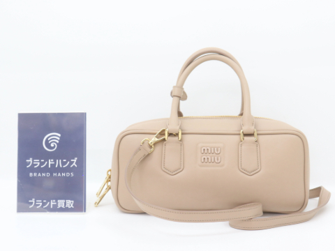 美品のミュウミュウアルカディ