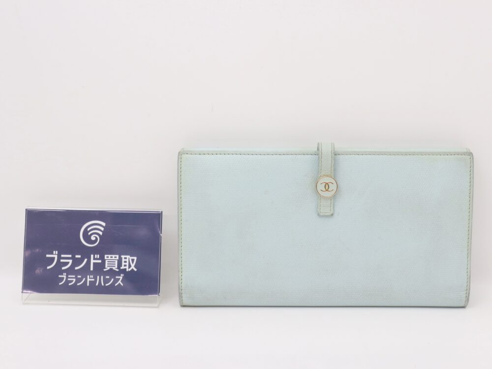 シャネルレザーココボタン長財布