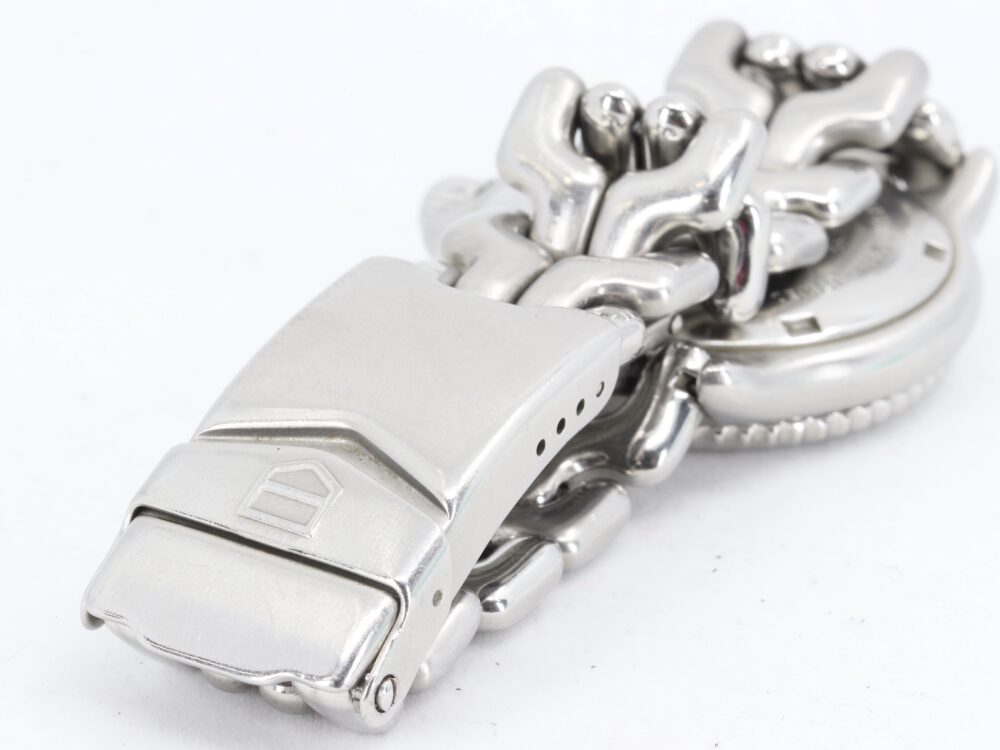 タグホイヤーのセルデイト白文字盤ベルト