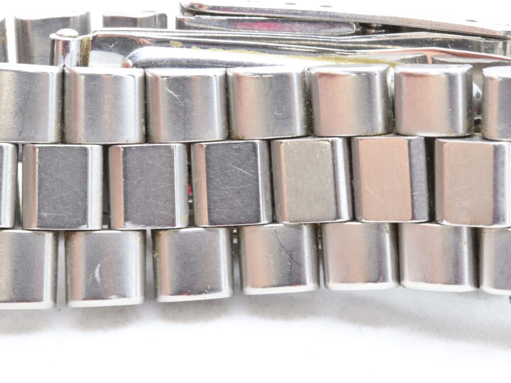 タグホイヤーのプロフェッショナル200ベルト