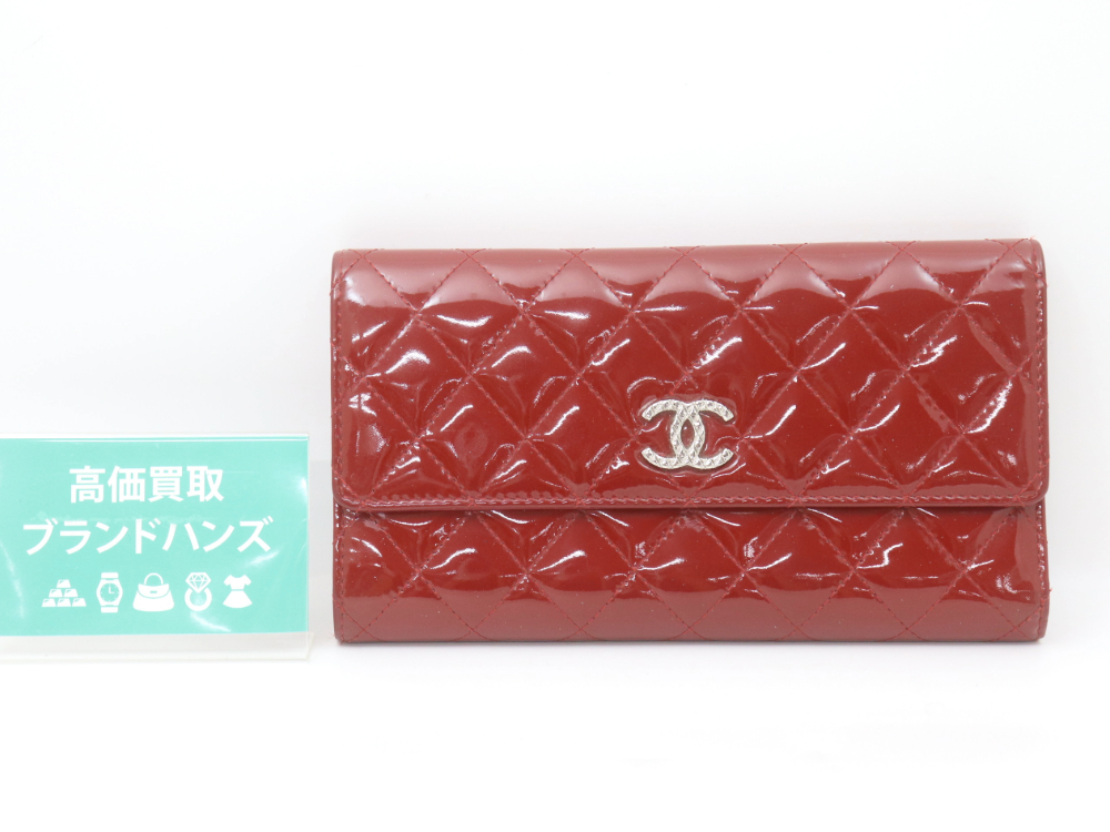 シャネルのブリリアントパテント長財布を買取りしました！