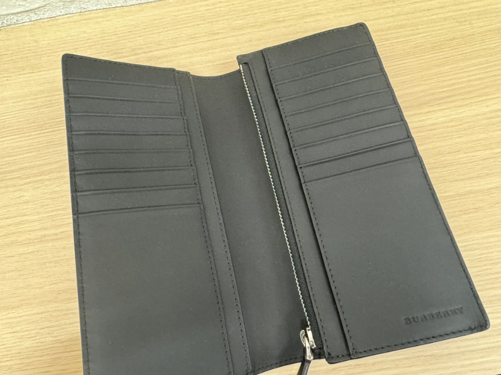 ほぼ未使用 バーバリー財布 メンズ ビジネス 難波で未使用品の 