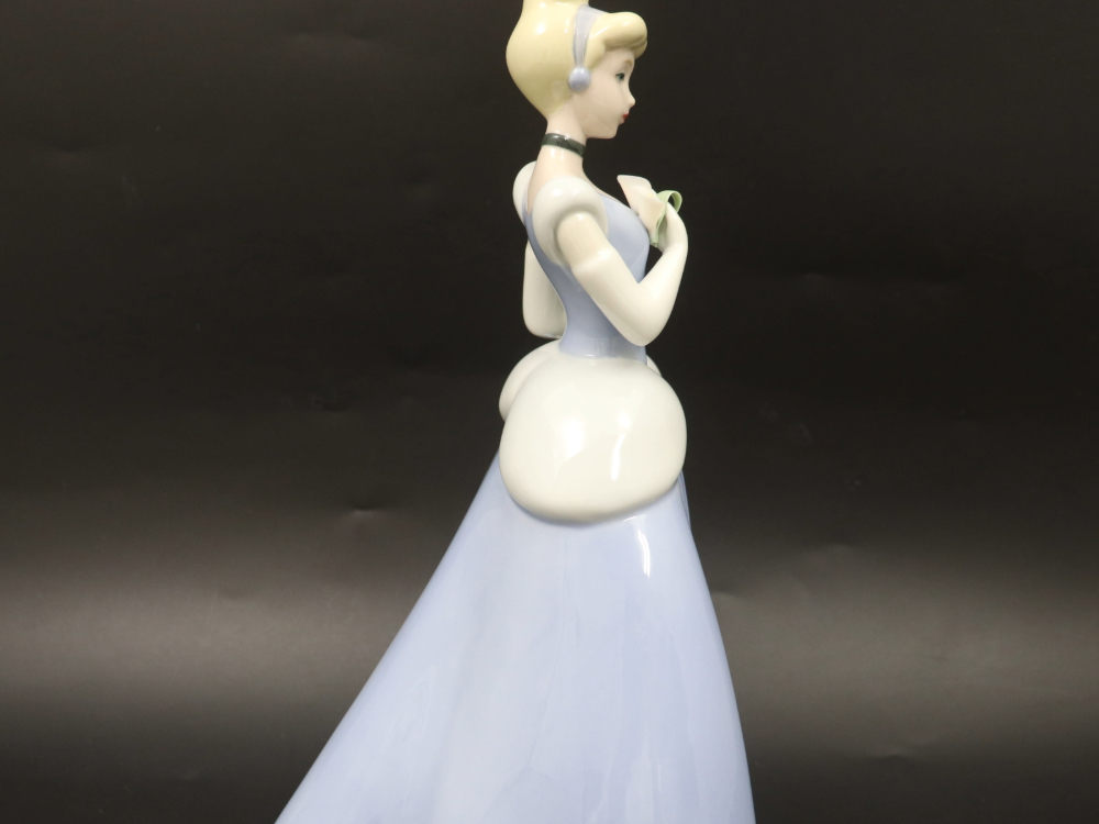 大阪市福島でリヤドロシンデレラフィギュリンをお買取りしました！