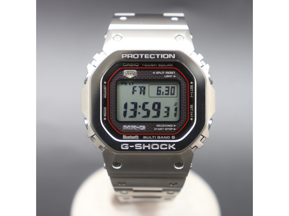 GショックMRG-B5000D正面