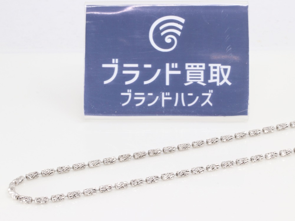 K18WGのネックレス全体