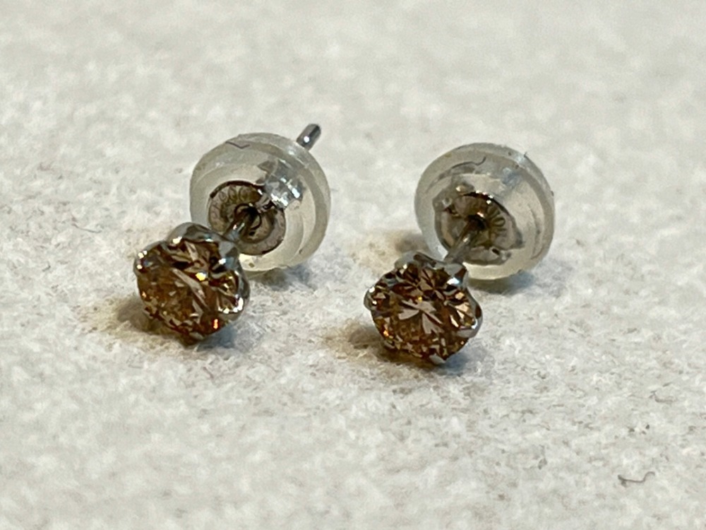 難波でPt900プラチナダイヤトップを5万円でお買取しました！