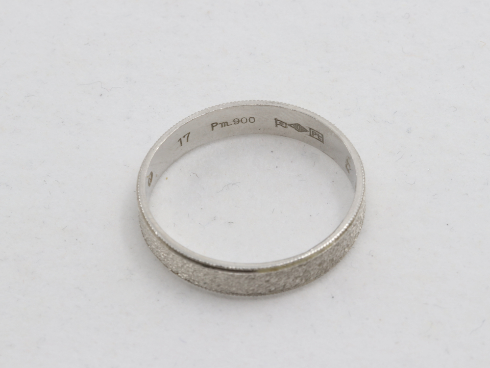Pt900(プラチナ)の結婚指輪3.5g刻印