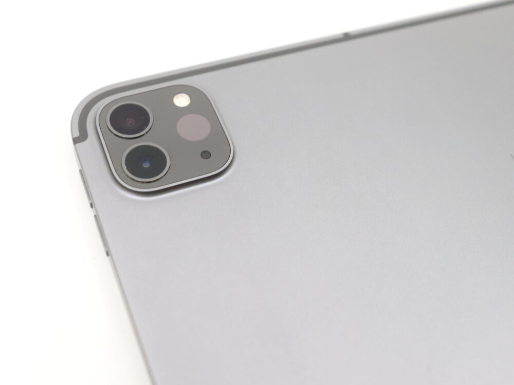アップルアイパッドプロ第5世代カメラ