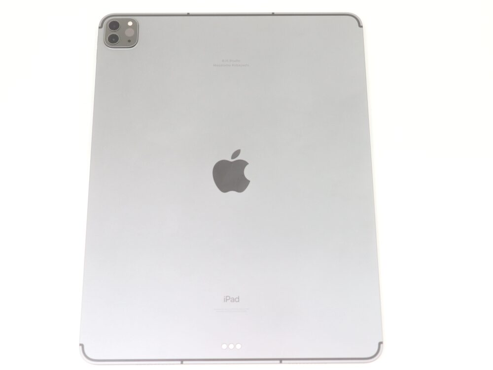 アップルアイパッドプロ第5世代背面