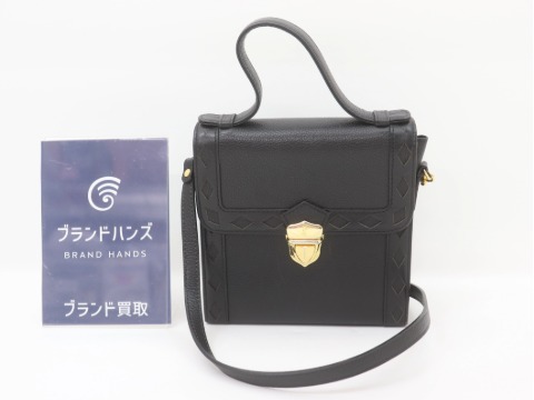 イブサンローランのショルダーバッグ