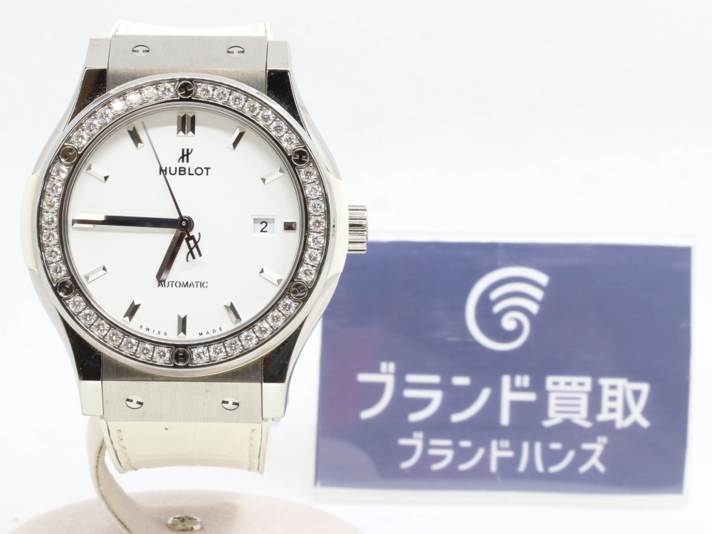 ウブロクラシックフュージョンAT正面