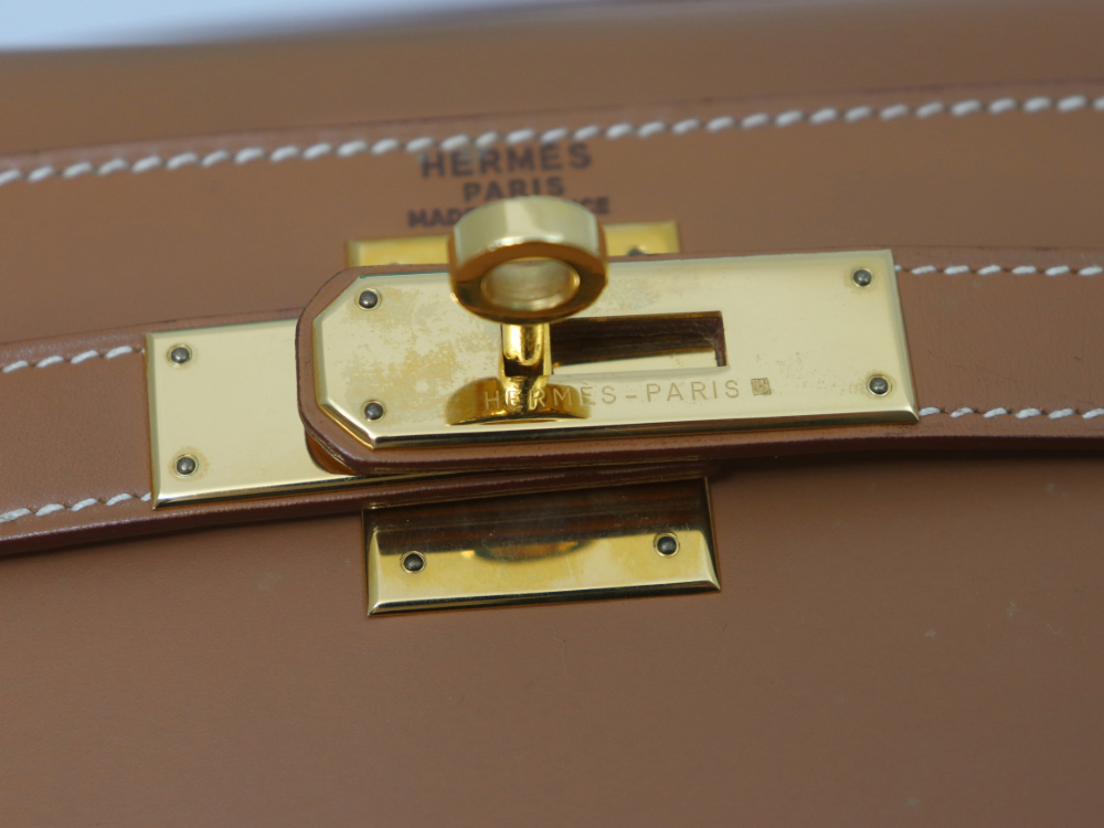 エルメスのケリー28ヴォーシャモニー金具