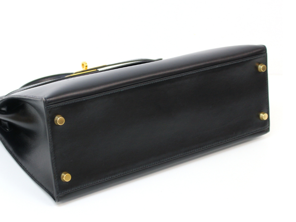 エルメスのケリー32ボックスカーフ底面