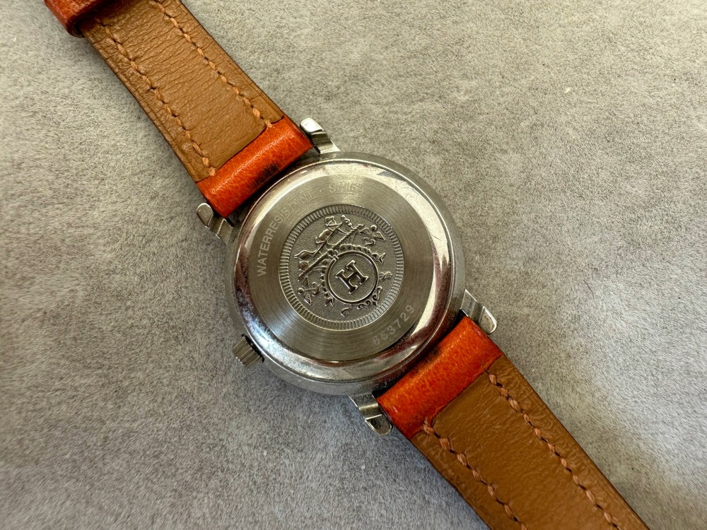 エルメスのセリエウォッチ裏蓋