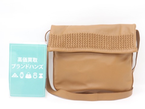 エルメスのレザーショルダーバッグ