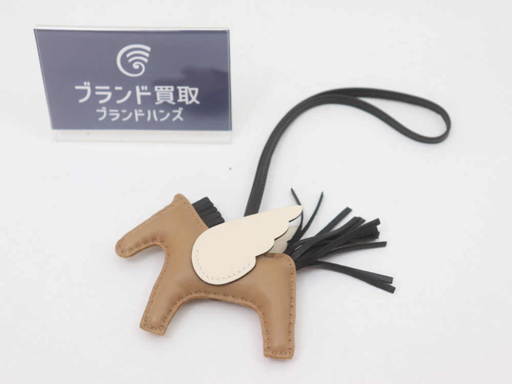 エルメスペガサスロデオチャームPM全体