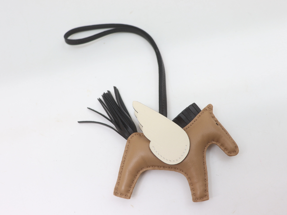 エルメスペガサスロデオチャームPM裏