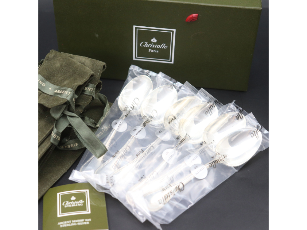 クリストフルのカラトリーセット全体