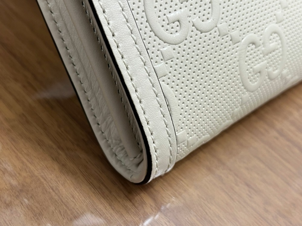 グッチのショルダーバッグ角