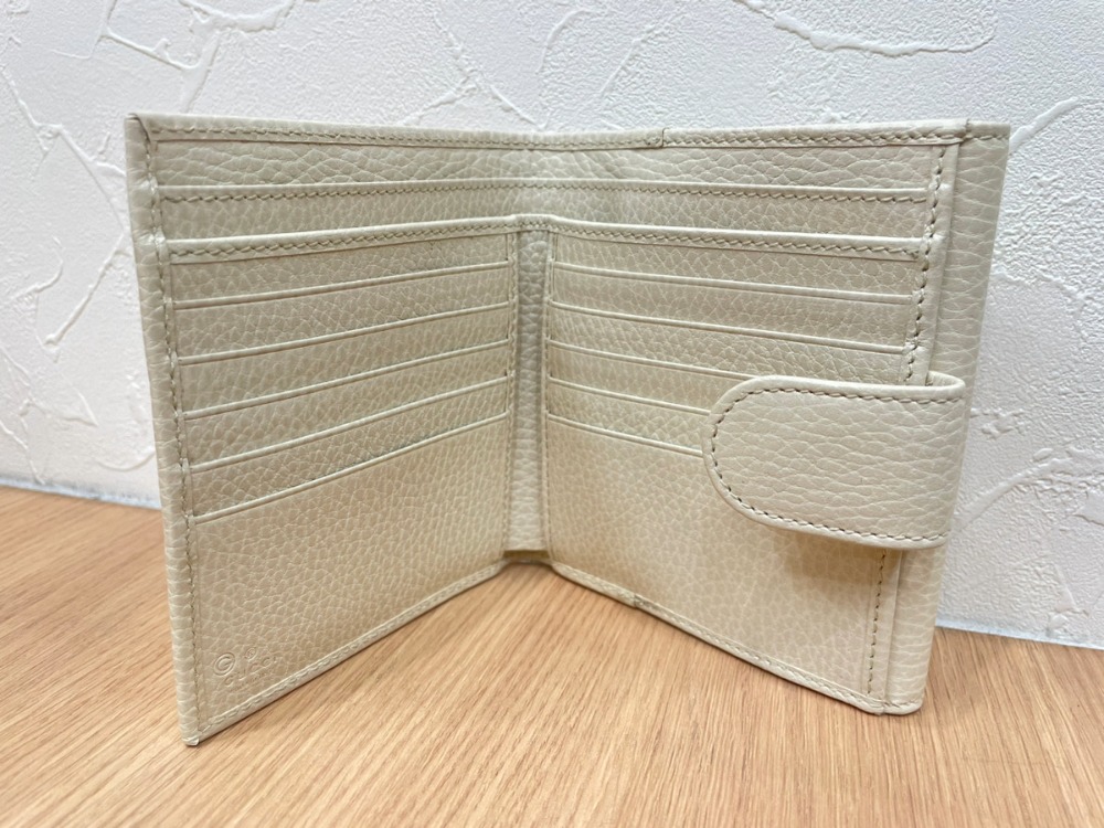 グッチインターロッキングコンパクトウォレット内
