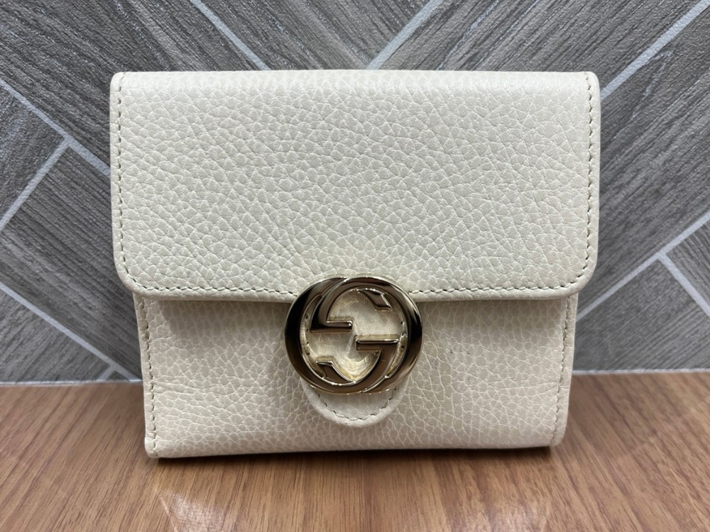 グッチインターロッキング二つ折り財布正面