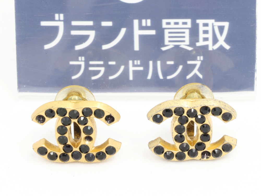 シャネルのココマークイヤリング正面