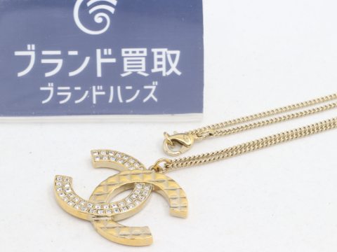 シャネルのココマークネックレス