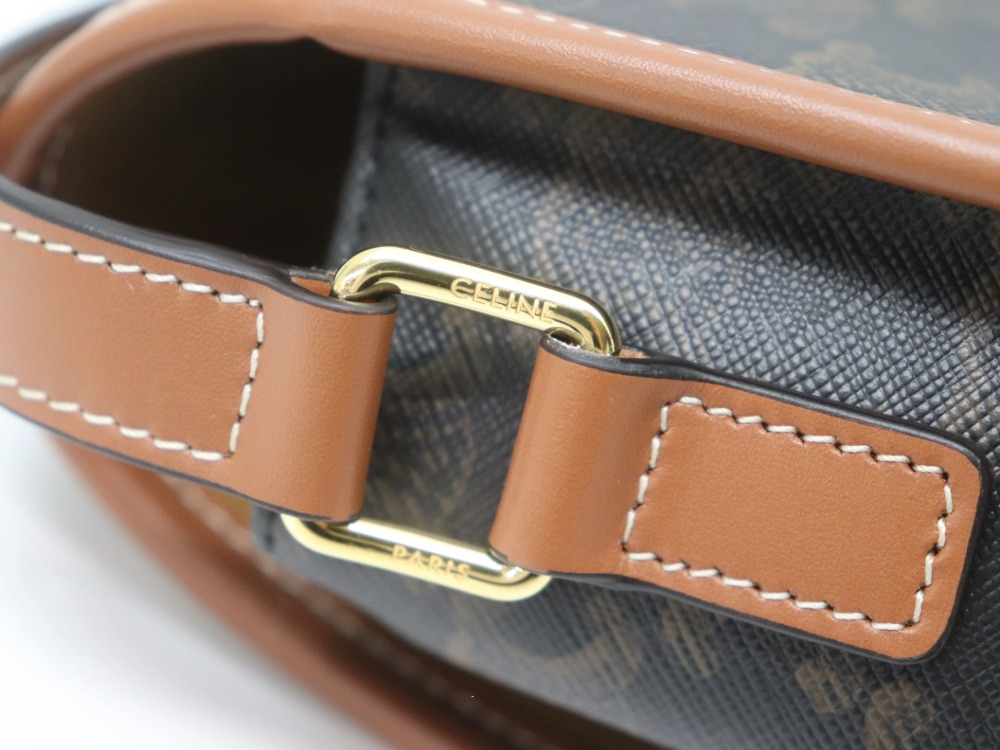 セリーヌのトリオンフミディアムファルコ金具