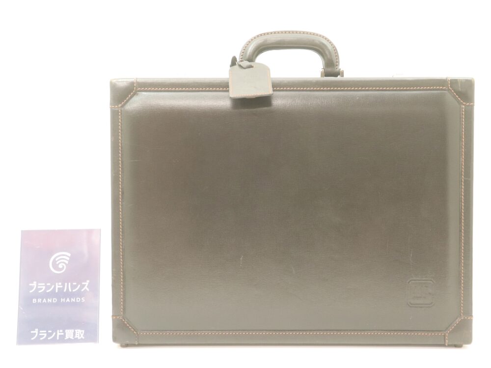 ダンヒルのアタッシュケース正面