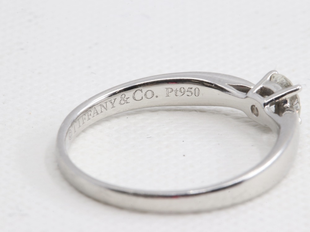 ティファニーPT950ダイヤリング刻印