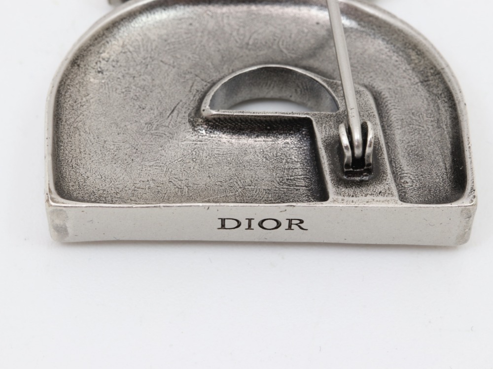ディオールのブローチ刻印