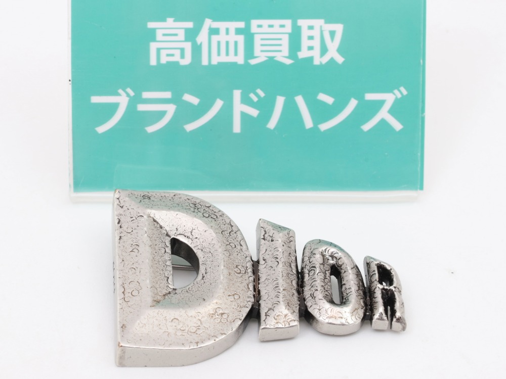 ディオールのブローチ正面