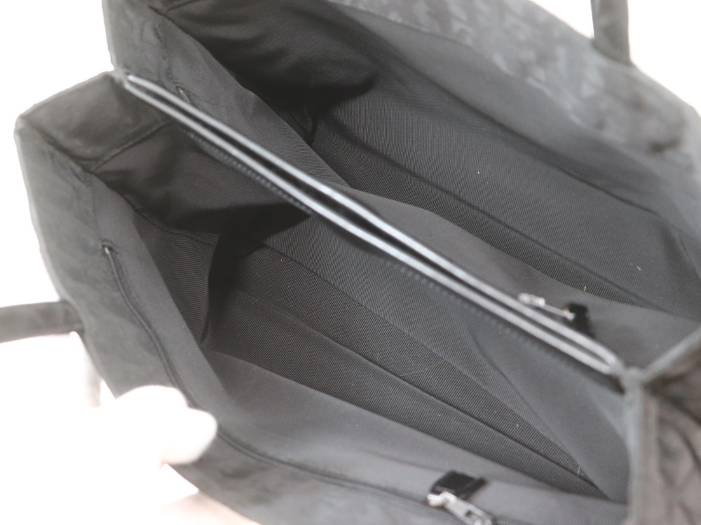 ディオールナイロントートバッグ内