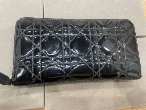 ディオールパテントカナージュ財布