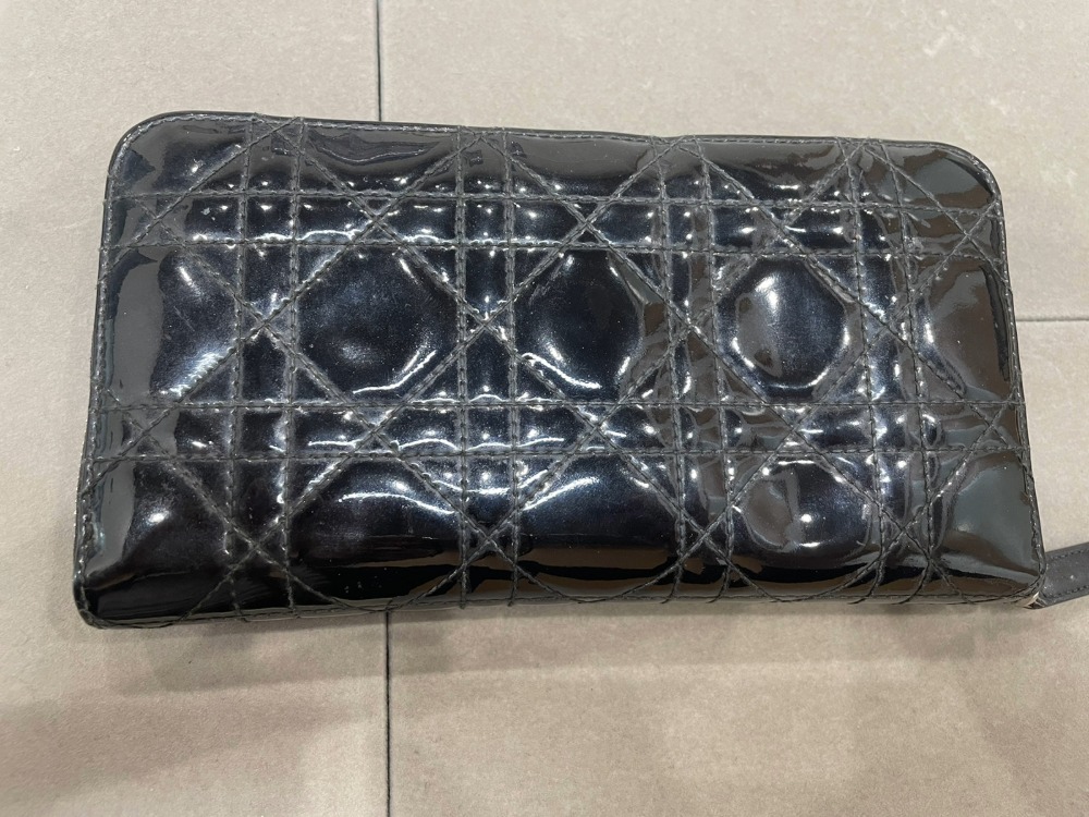 ディオールパテントカナージュ財布裏
