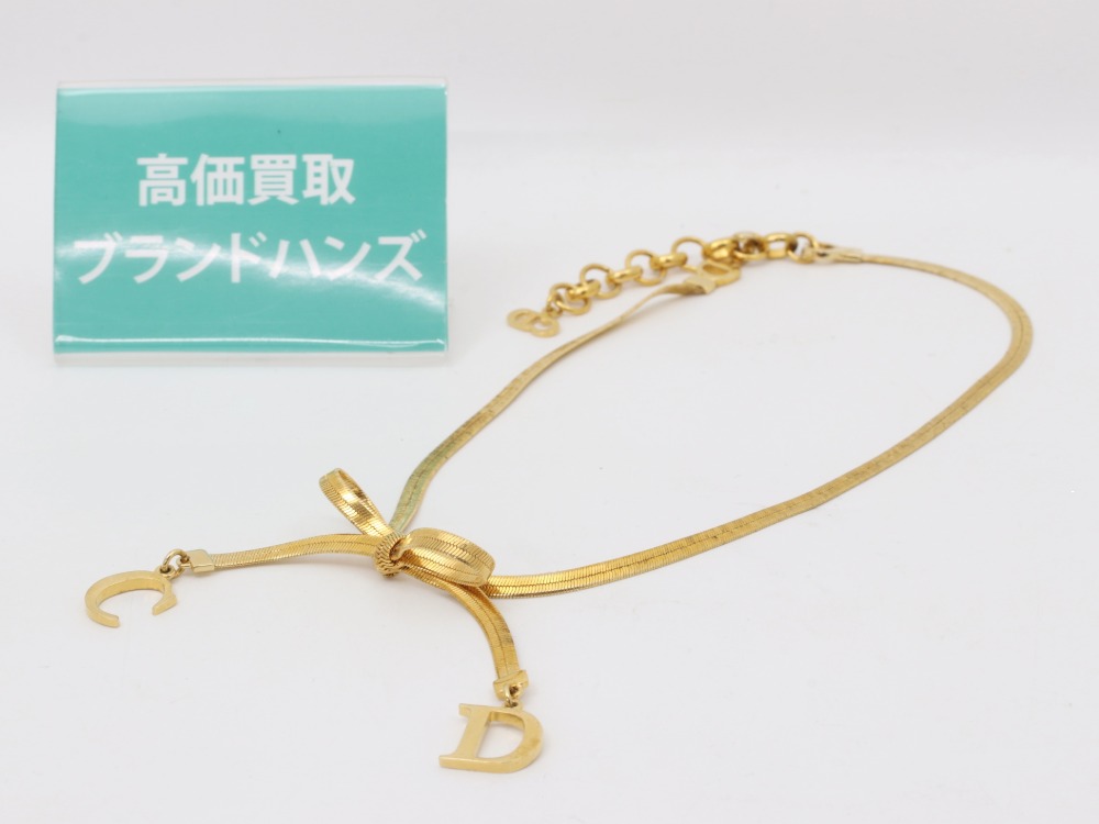 ディオールリボンネックレス全体