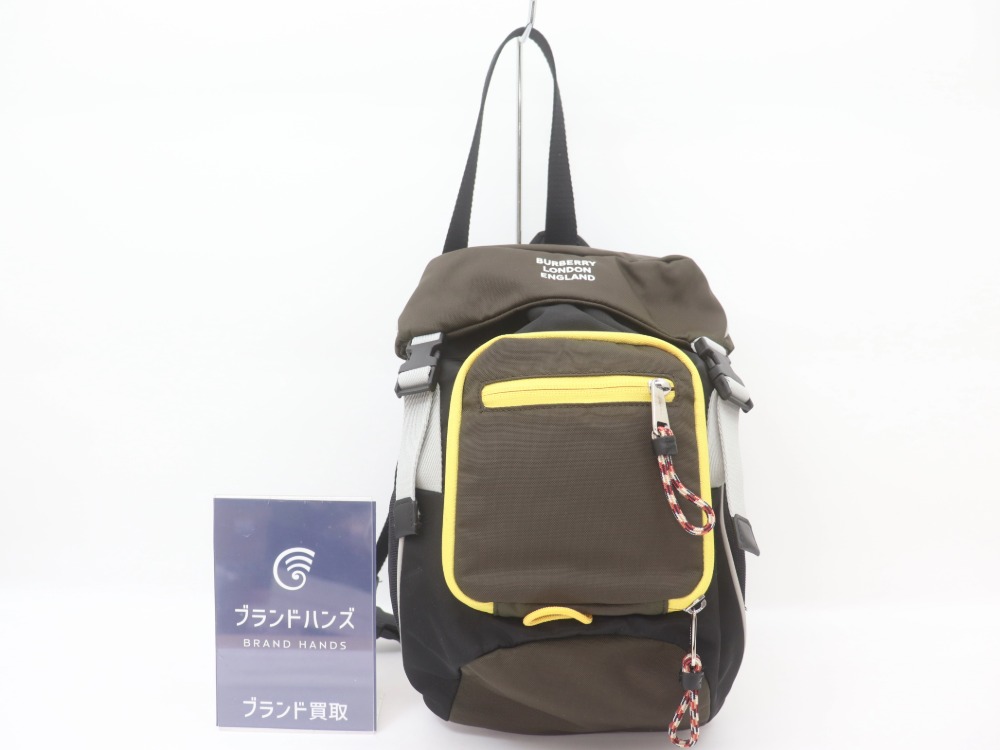 バーバリーのボディバック正面