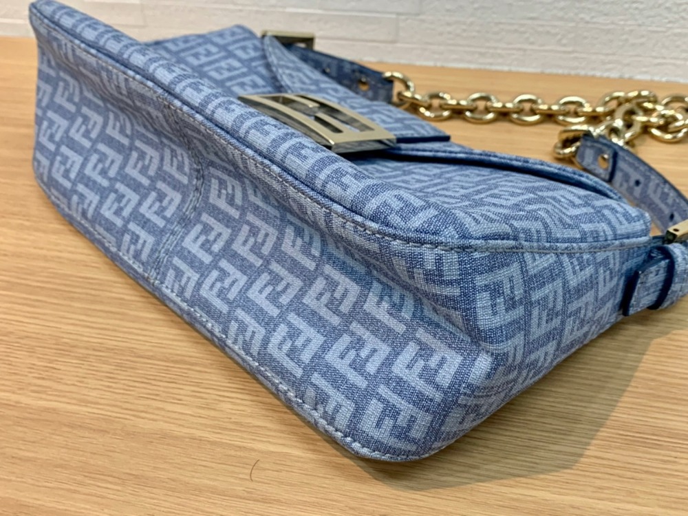 フェンディズッキーノチェーンバッグ角