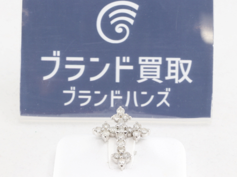 プラチナのフラワーモチーフダイヤトップ