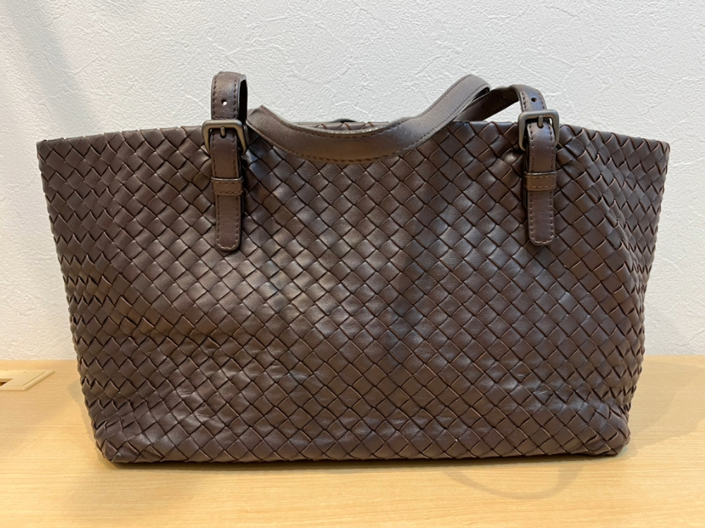 ボッテガのイントレチャートトートバッグ正面