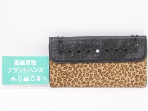 ボッテガヴェネタのヒョウ柄長財布