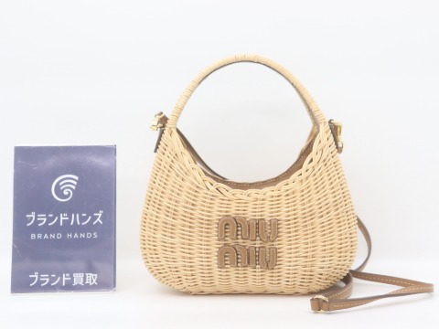 ミュウミュウのストローかごバッグ