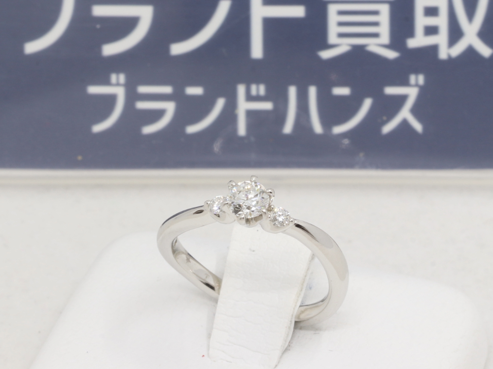 ヨンドシーのプラチナのダイヤリング正面