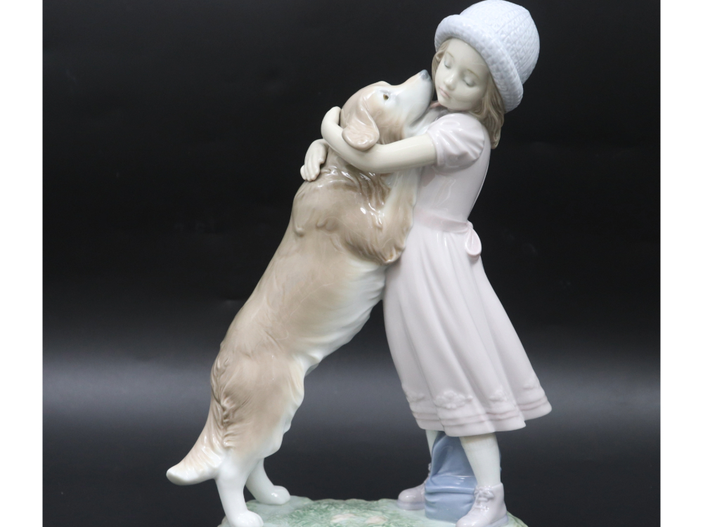 リヤドロの待ってたよ犬と少女陶器人形正面
