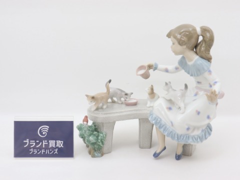 リヤドロミルクの時間陶器人形