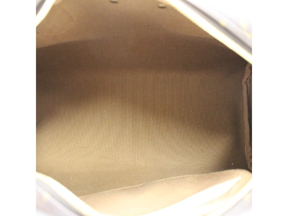 ルイヴィトンのモントルグイユPM内側