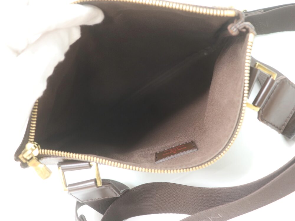 ルイヴィトンダミエポシェットボスフォール内側